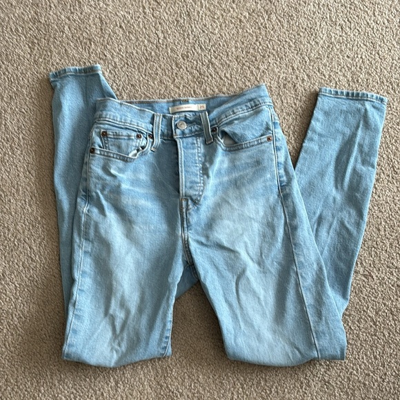 Levi's Wedgie Skinny Light Blue Denim Jeans size 25 - Picture 2 of 9
